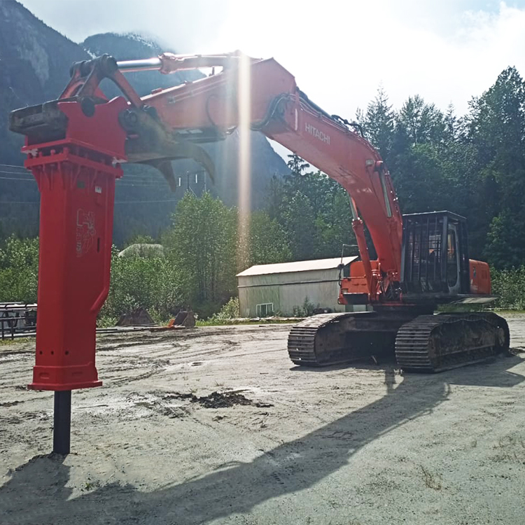Manutenzione delle sponde del fiume in Canada: feedback sul martello idraulico di grandi dimensioni RHB175